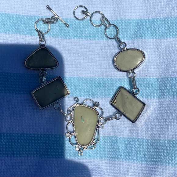 Stunning Abalone statement 5 gem cluster bracelet - Picture 9 of 10